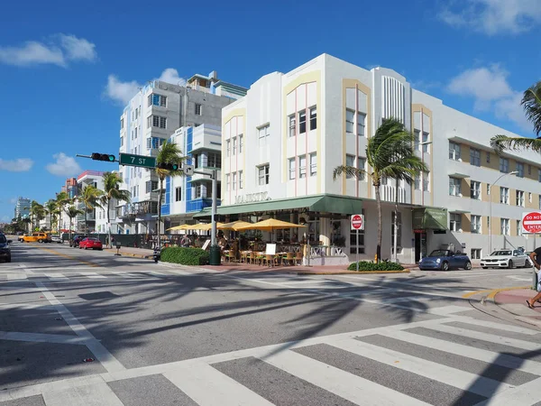 Budovy Art Deco na Ocean Drive v Miami Beach, Florida. — Stock fotografie