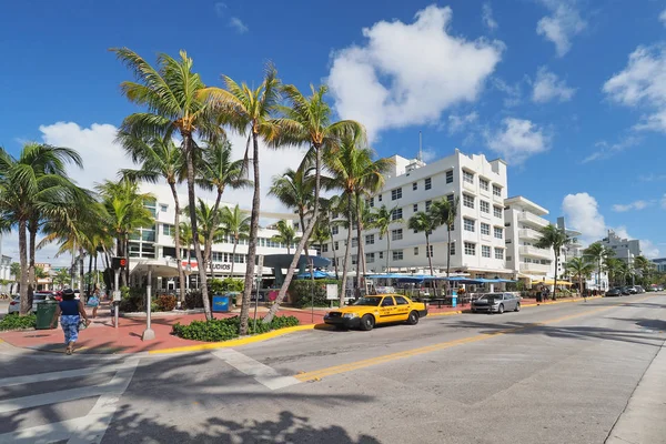 Art Deco byggnader på Ocean Drive i Miami Beach, Florida. — Stockfoto