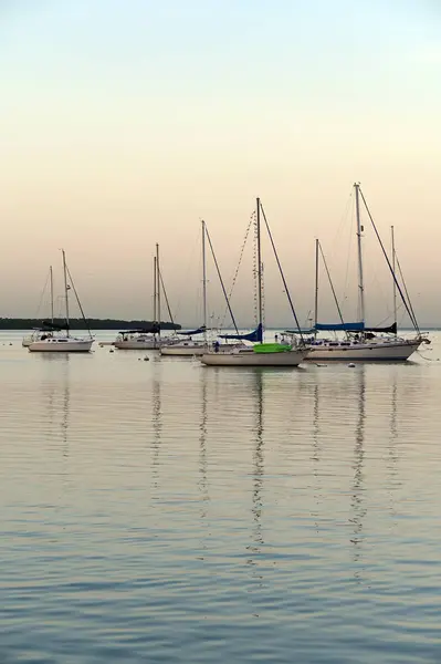 Yelkenli çapa anahtar Biscayne, Florida. — Stok fotoğraf