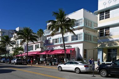 Miami Beach, Florida 'daki Ocean Drive' daki Art Deco binaları.