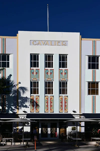 Prédios Art Deco na Ocean Drive em Miami Beach, Flórida . — Fotografia de Stock