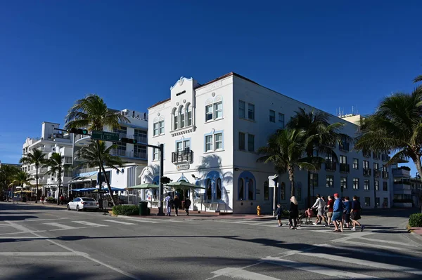 Edificios Art Deco en Ocean Drive en Miami Beach, Florida . — Foto de Stock