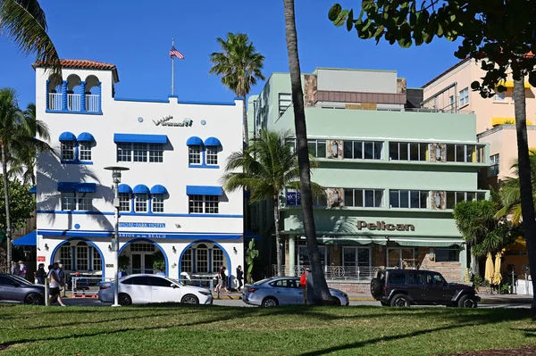 Prédios Art Deco na Ocean Drive em Miami Beach, Flórida . — Fotografia de Stock