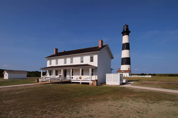 Casa del faro y los guardianes de Bodie Island en Nags Head, Carolina del Norte . — Foto de Stock