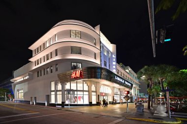 Lincoln Tiyatrosu Lincoln Road Alışveriş Merkezi, Miami Beach, Florida, gece.