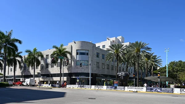 Art Deco building on Lincoln Road Mall in Miami Beach, Florida. — Zdjęcie stockowe