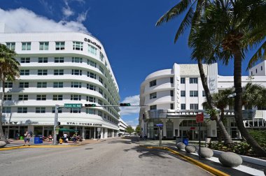 Art Deco Lincoln Theatre on Lincoln Road Mall in Miami Beach, Florida on clear cloudless morning.