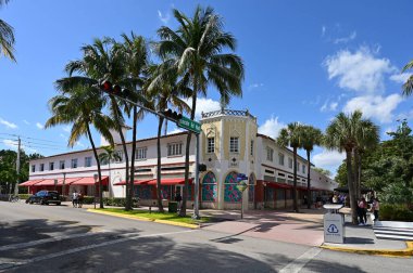 Art Deco building on corner of Lincoln Road and Pennsylvania Avenue in Miami Breach, Florida.