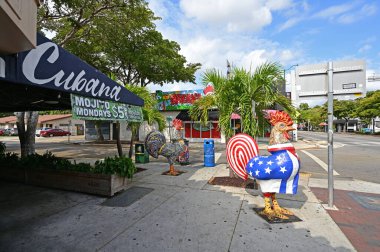 Calle Ocho - 8. Cadde - Miami, Florida 'da Coronavirus Oteli, bar ve restoran kapanışları.