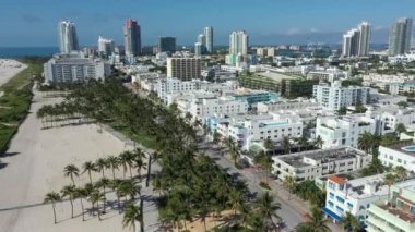 Okyanus Yolu ve Miami Plajı 'nın havadan görüntüsü, Coronavirus kapanışı altında Florida.