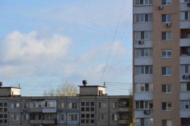 İnternet ve televizyon kablolu TV sağlayıcıları çatılarda ve çatılarda