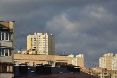 İnternet ve televizyon kablolu TV sağlayıcıları çatılarda ve çatılarda