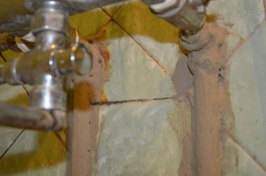 Dairedeki soğuk su borusunun izolasyonu...