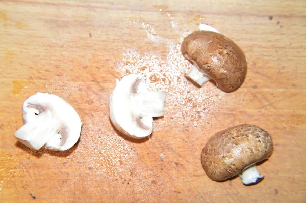 Royal mushrooms sliced and ready to fry — Stock Photo, Image