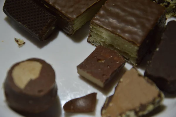 Close-up de chocolates com enchimento de presentes — Fotografia de Stock