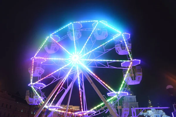 Освітлене новорічне колесо — стокове фото