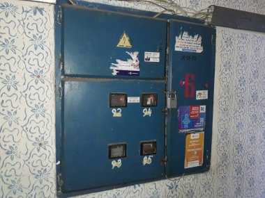 Kiev, Ukrayna - 5 Ocak 2020: Bir sakinde elektrik sayacı