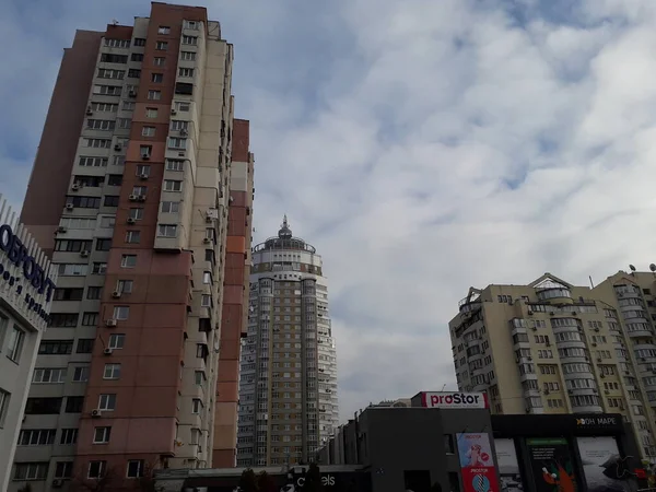 KIEV, UCRANIA - 7 DE ENERO DE 2020: Arquitectura y área de construcción —  Fotos de Stock