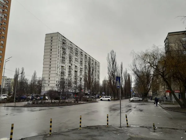 КИЕВ, Украина - 10 ЯНВАРЯ 2020: Микрорайон Русановка их — стоковое фото