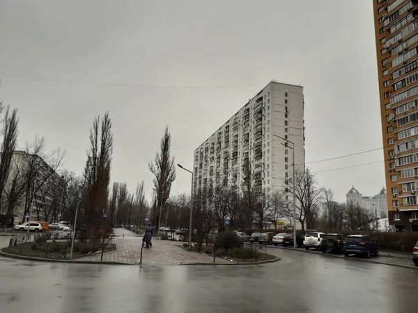 KIEV, UKRAINE - 10 JANVIER 2020 : Microdistrict Rusanovka leur — Photo