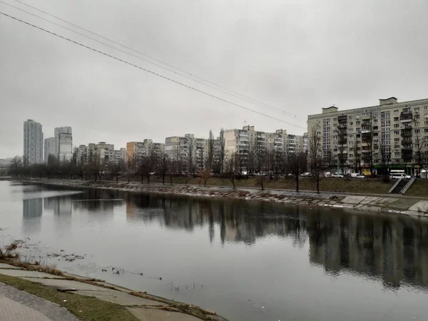 KIEV, UCRÂNIA - JANEIRO 10, 2020: Microdistrito Rusanovka seu — Fotografia de Stock