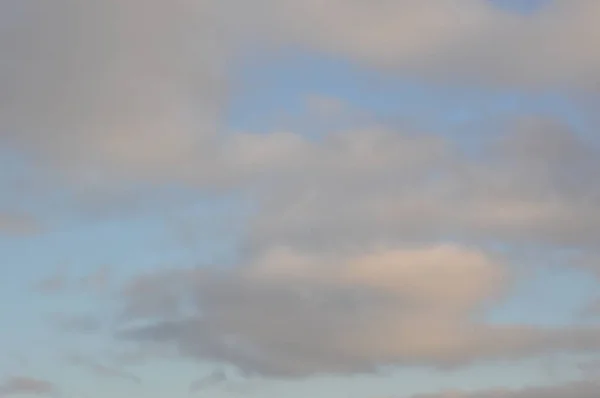 背景のテクスチャとして空の暗い雲 — ストック写真