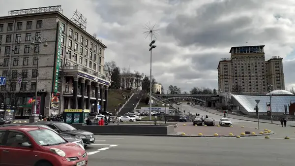 Київ, Україна - 3 лютого 2020: Центральна вулиця Крескатика — стокове фото