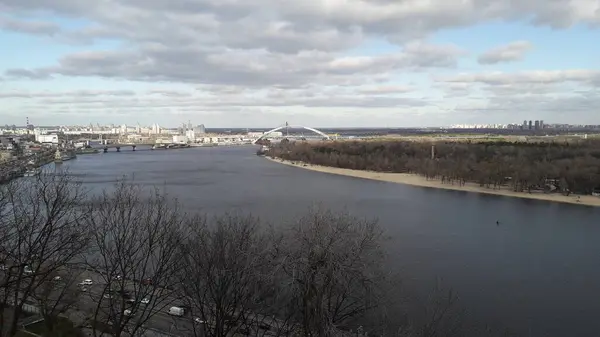 KIEV, UKRAINE - FEBRUARY 3, 2020: Panorama of the city and a vie — ストック写真