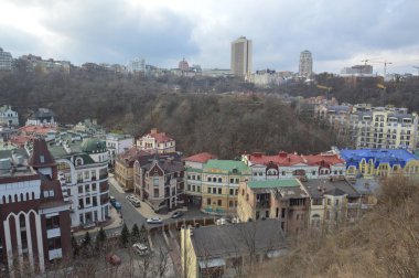 Kiev, Ukrayna - 16 Şubat 2020: Şehir ve kemer panoraması