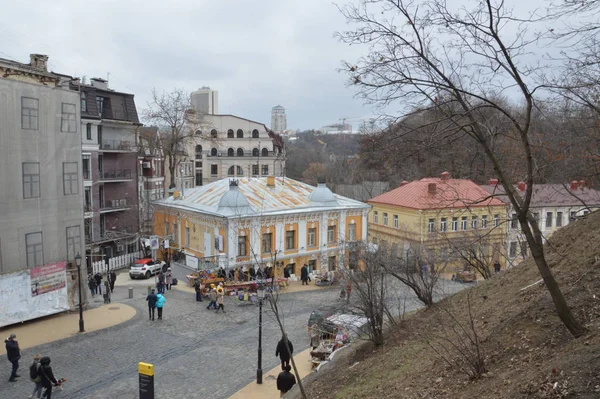 KIEV, UKRAINE - FEBRUARY 16, 2020: Andreevsky descent architectu — Stock Photo, Image