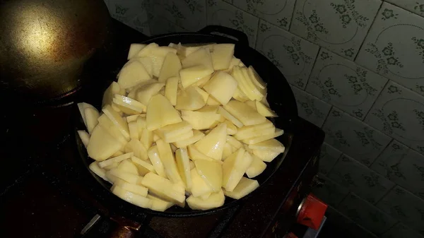 Vários Alimentos Caseiros Cozidos Cozinha — Fotografia de Stock