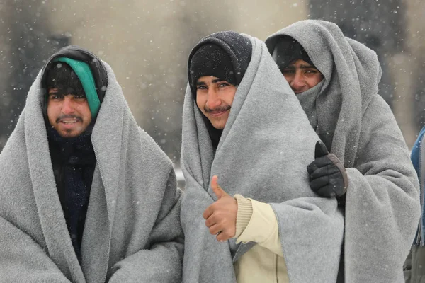 Migranci w Belgradzie zimą — Zdjęcie stockowe