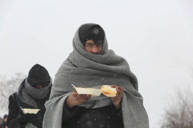 Belgrad 'da kışın göçmenler