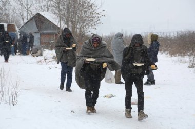 Belgrad 'da kışın göçmenler