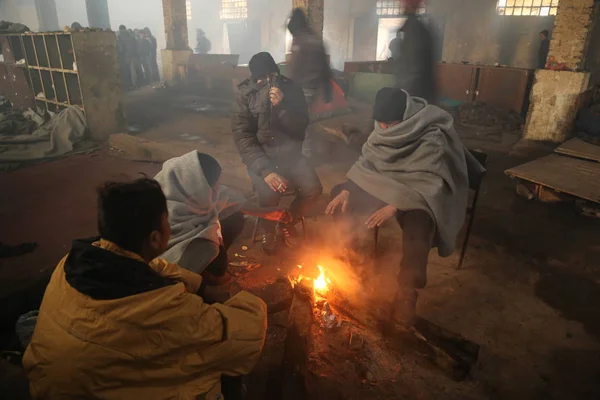 Flüchtlinge in Serbien im Winter — Stockfoto