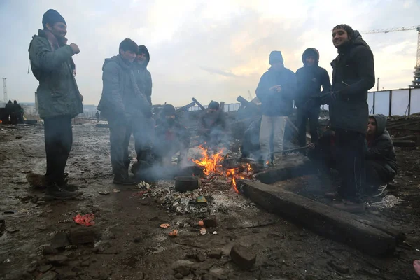 Uchodźców w zimie w Serbii — Zdjęcie stockowe