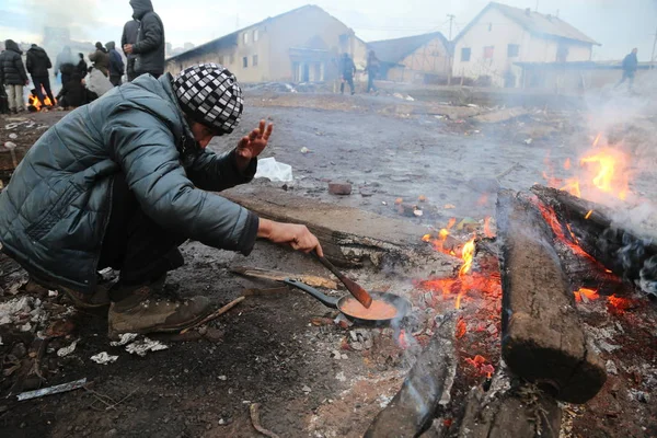 Kış aylarında mültecilerin Sırbistan — Stok fotoğraf