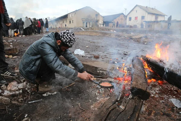 Kış aylarında mültecilerin Sırbistan — Stok fotoğraf