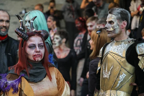 İnsanlar serisi Oyun tahtlar kostümleri