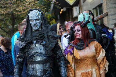 İnsanlar serisi Oyun tahtlar kostümleri