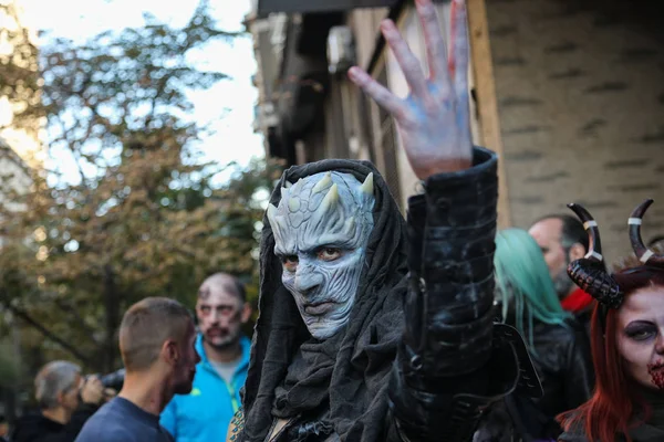 İnsanlar serisi Oyun tahtlar kostümleri