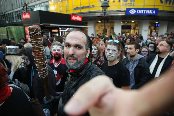 Grup insanlar makyaj bir zobies gibi