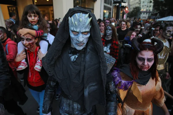 İnsanlar serisi Oyun tahtlar kostümleri