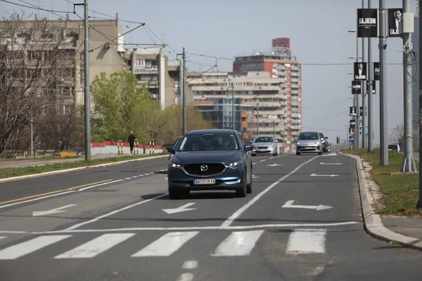 Belgrade Serbia Marzo 2020 Personas Con Máscara Coche Medida Que — Foto de Stock