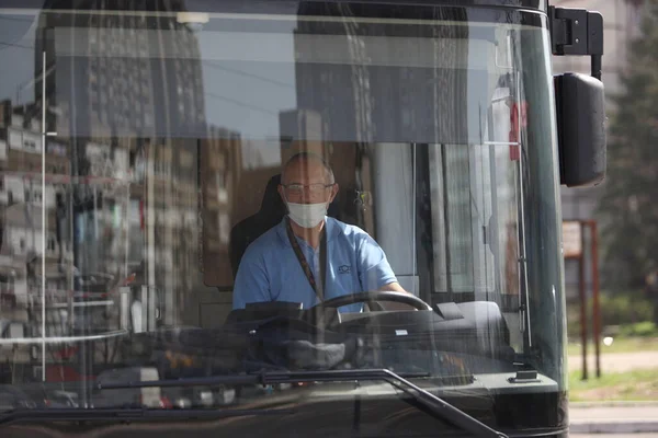 Belgrad Serbia Mart 2020 Maskeli Otobüs Şoförü Corona Virüsü Sırbistan — Stok fotoğraf