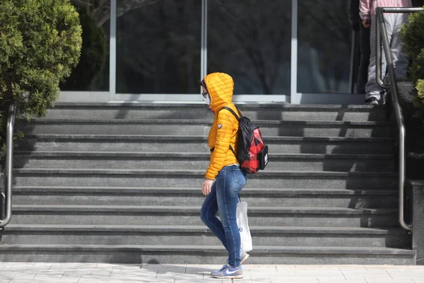 Belgrade Serbia March 2020 Woman Wask Mask Walking Corona Virus — Stock Photo, Image