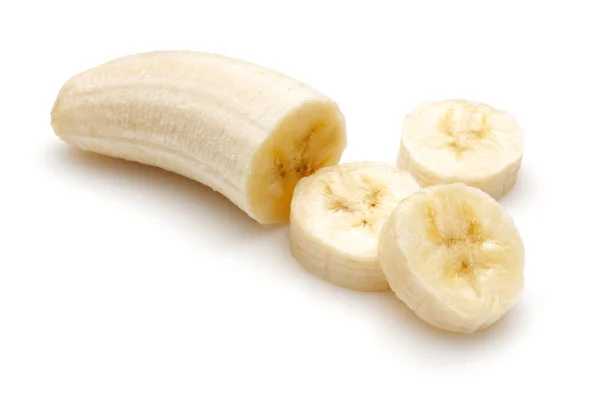 Oloupané banánové plátky izolované — Stock fotografie