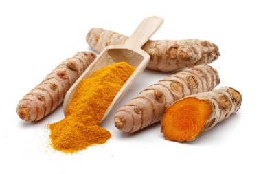 Tahta kaşıkta taze zerdeçal ve sokağa çıkma yasağı