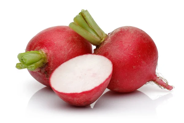 Red radish with slices isolated on white — Stock Photo, Image