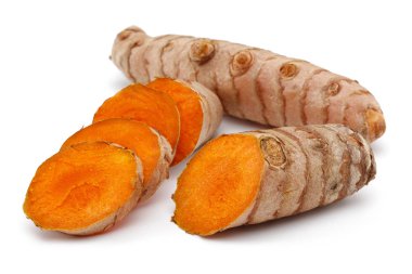 Taze zerdeçal ve izole edilmiş dilimler